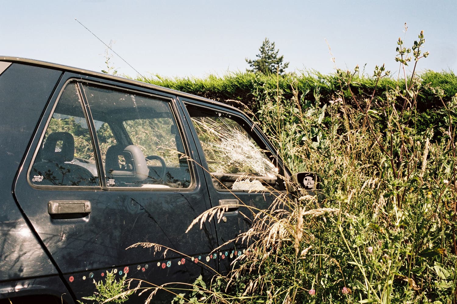 SIMPLY_BROKEN_CAR.jpg