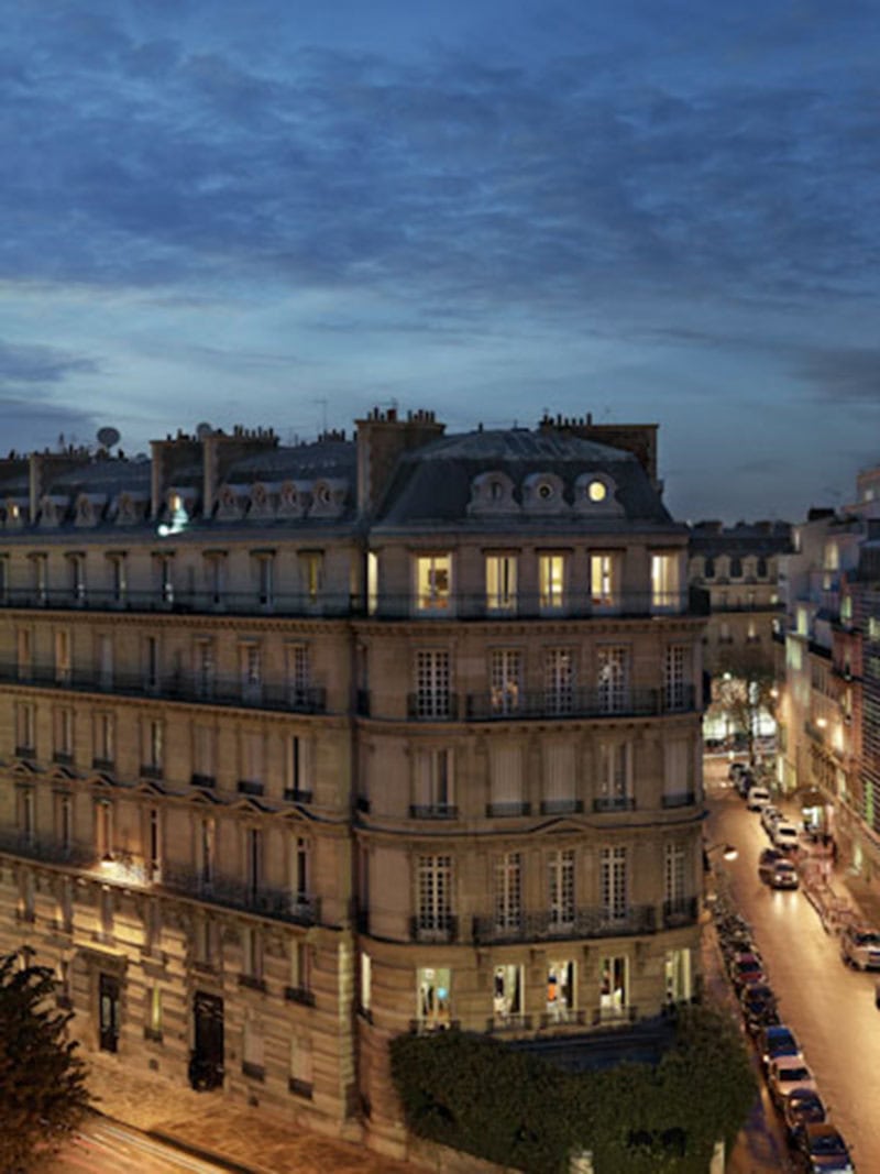 November 14,2013, 14 Rue Francois 1er,paris 8 E, Mother And Chi