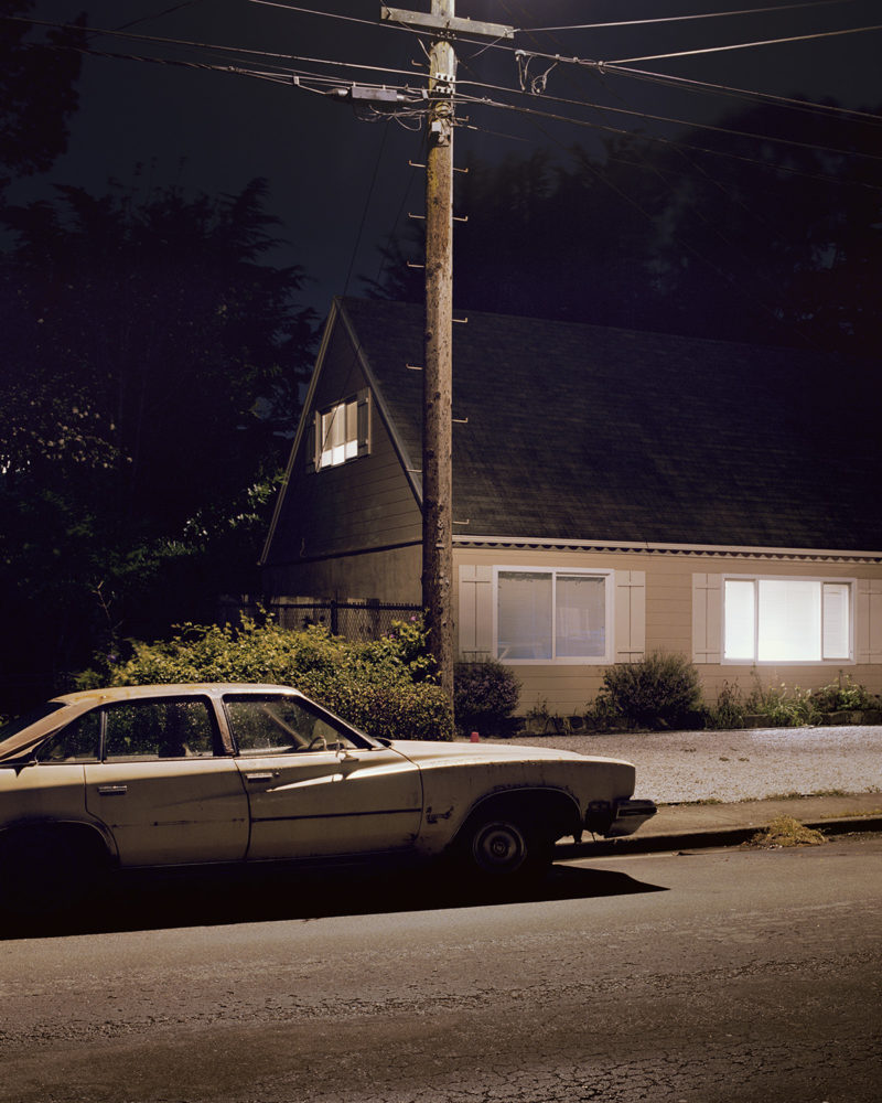 Todd Hido and the houses immersed in the mist of the night
