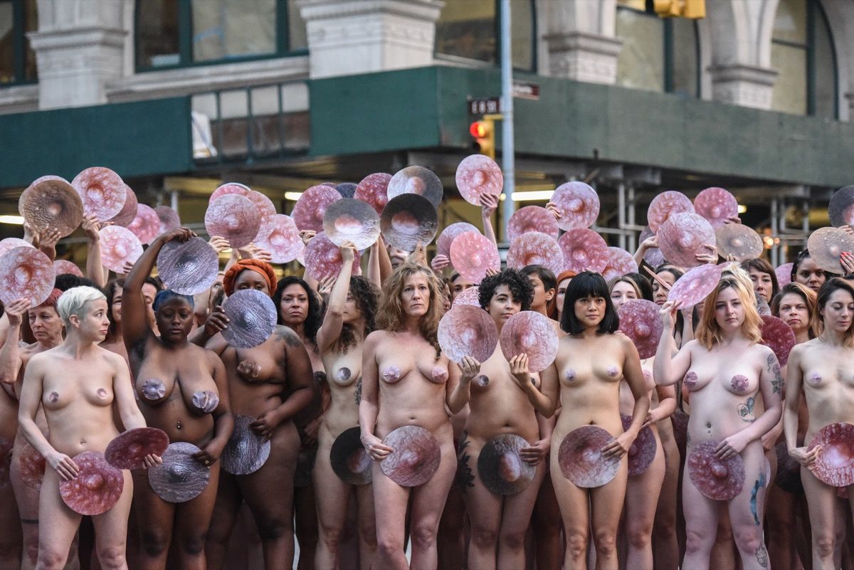 Artist-photographer Spencer Tunick created one of his nude installation in ...
