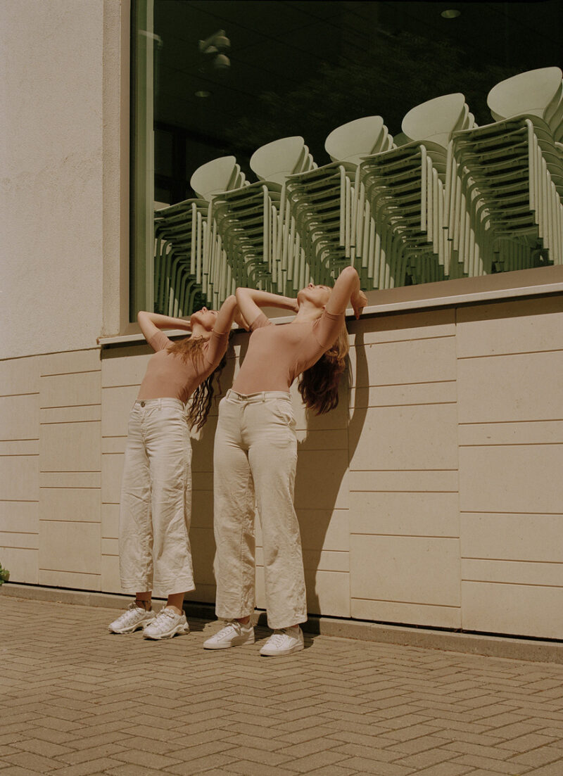 Melissa Schriek ODE: An Exploration Of The Dynamics Of Female Friendship C41magazine Photography 11