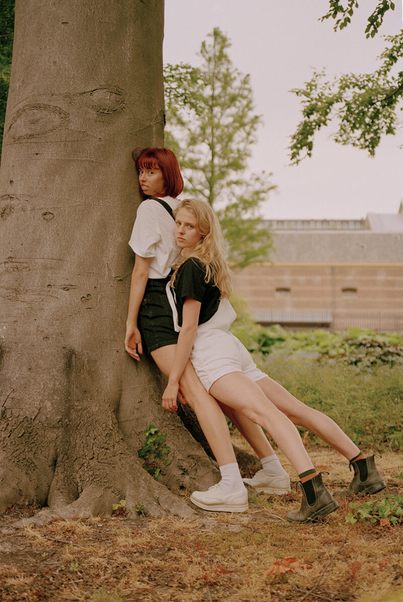 Melissa Schriek ODE: An Exploration Of The Dynamics Of Female Friendship C41magazine Photography 15