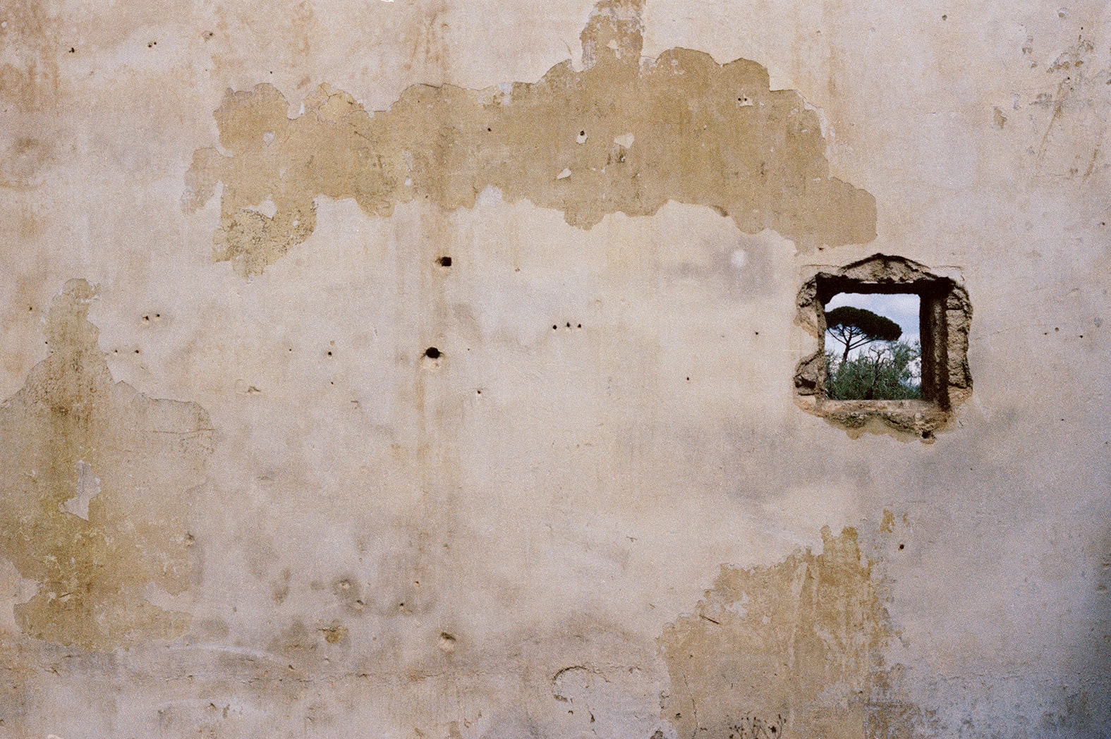 Puglia. Tra albe e tramonti by Luigi Ghirri — C41 Magazine